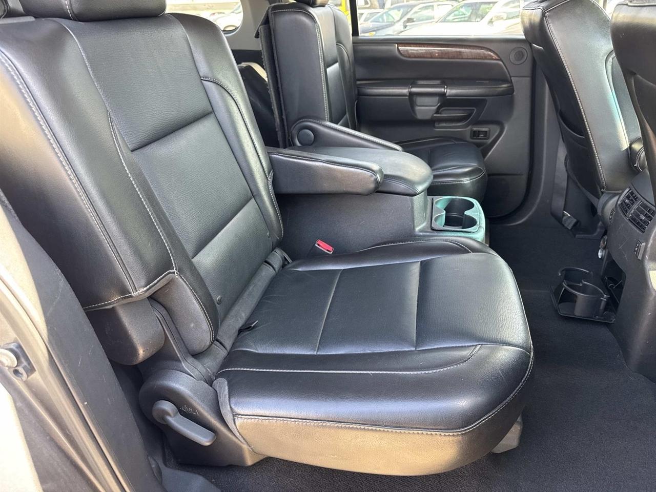 Nissan Armada Platinum 2WD 2014