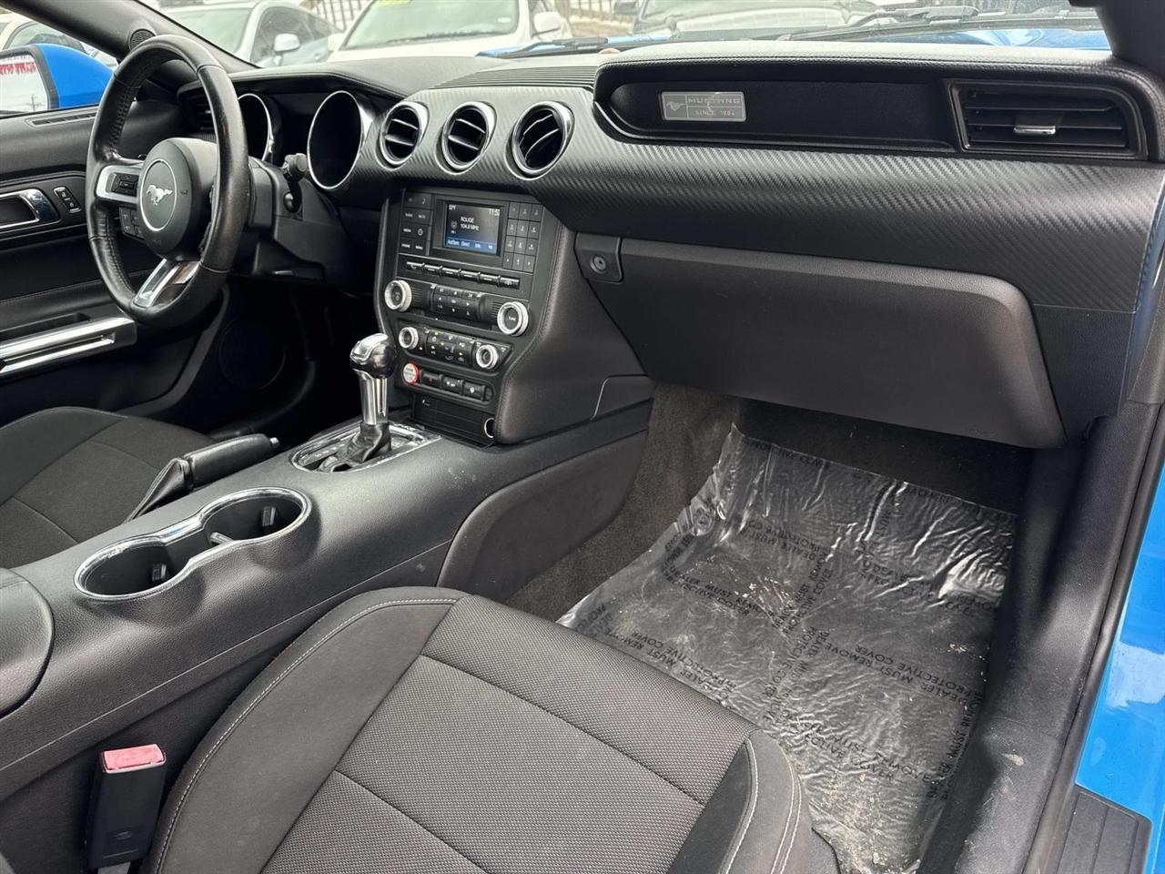 Ford Mustang V6 Coupe 2017