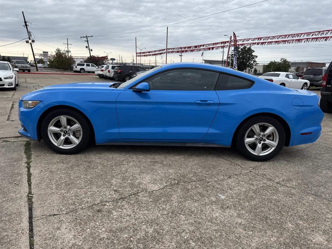 Ford Mustang V6 Coupe 2017