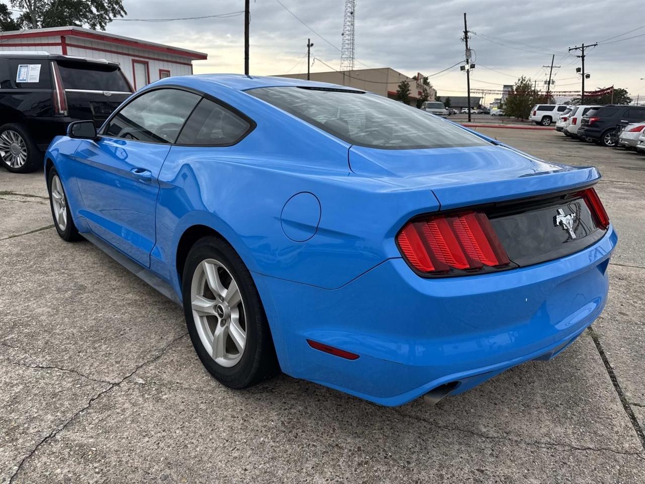 Ford Mustang V6 Coupe 2017