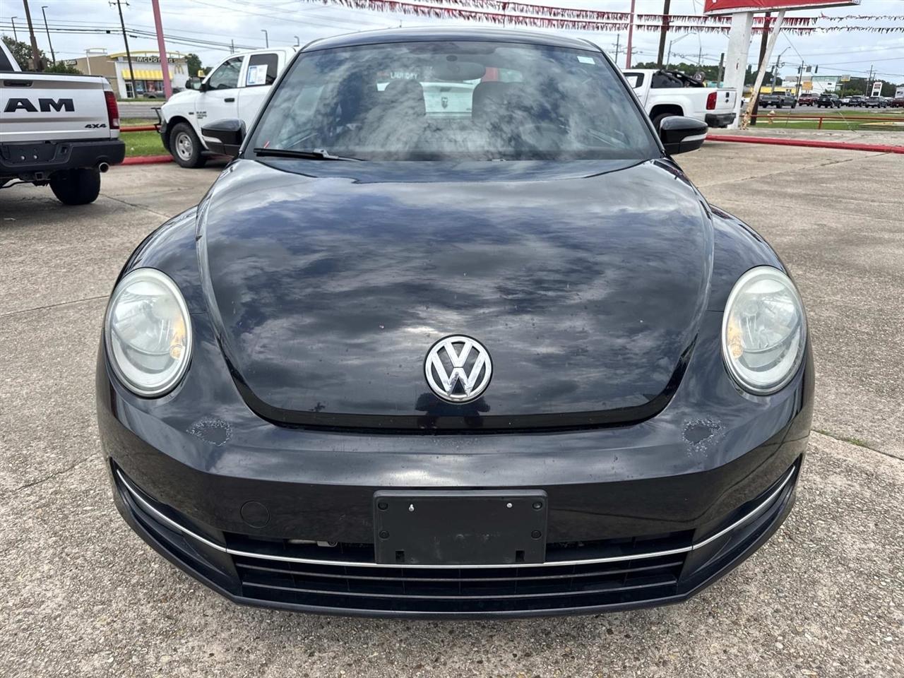 Volkswagen Beetle 2.0T Turbo w/Sunroof & Sound 2013