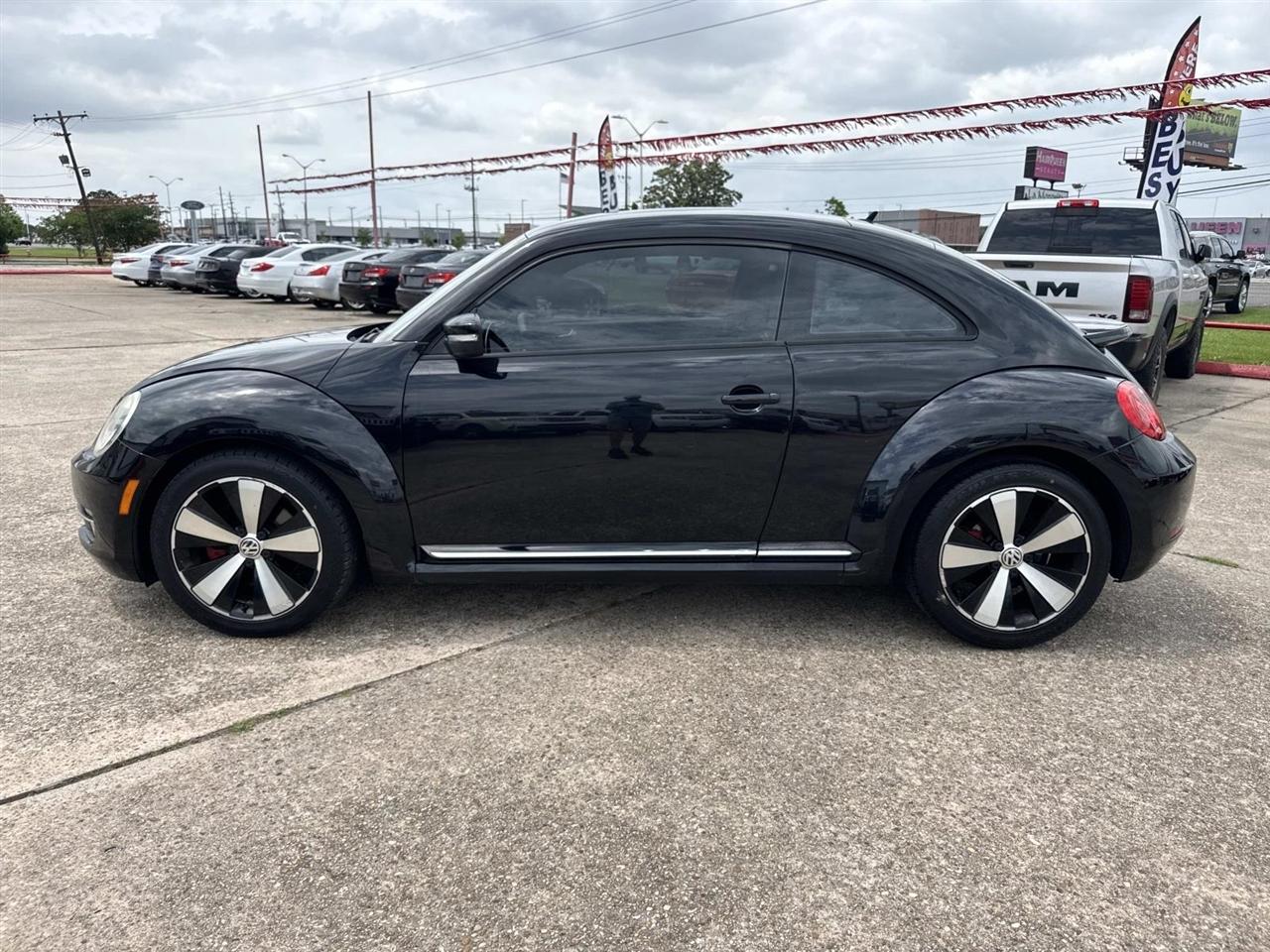 Volkswagen Beetle 2.0T Turbo w/Sunroof & Sound 2013