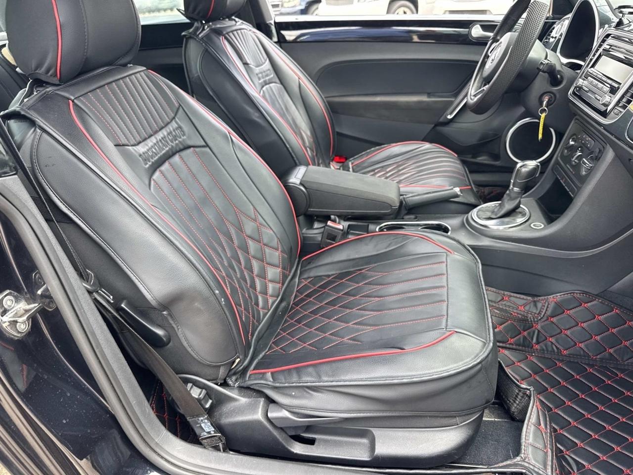 Volkswagen Beetle 2.0T Turbo w/Sunroof & Sound 2013