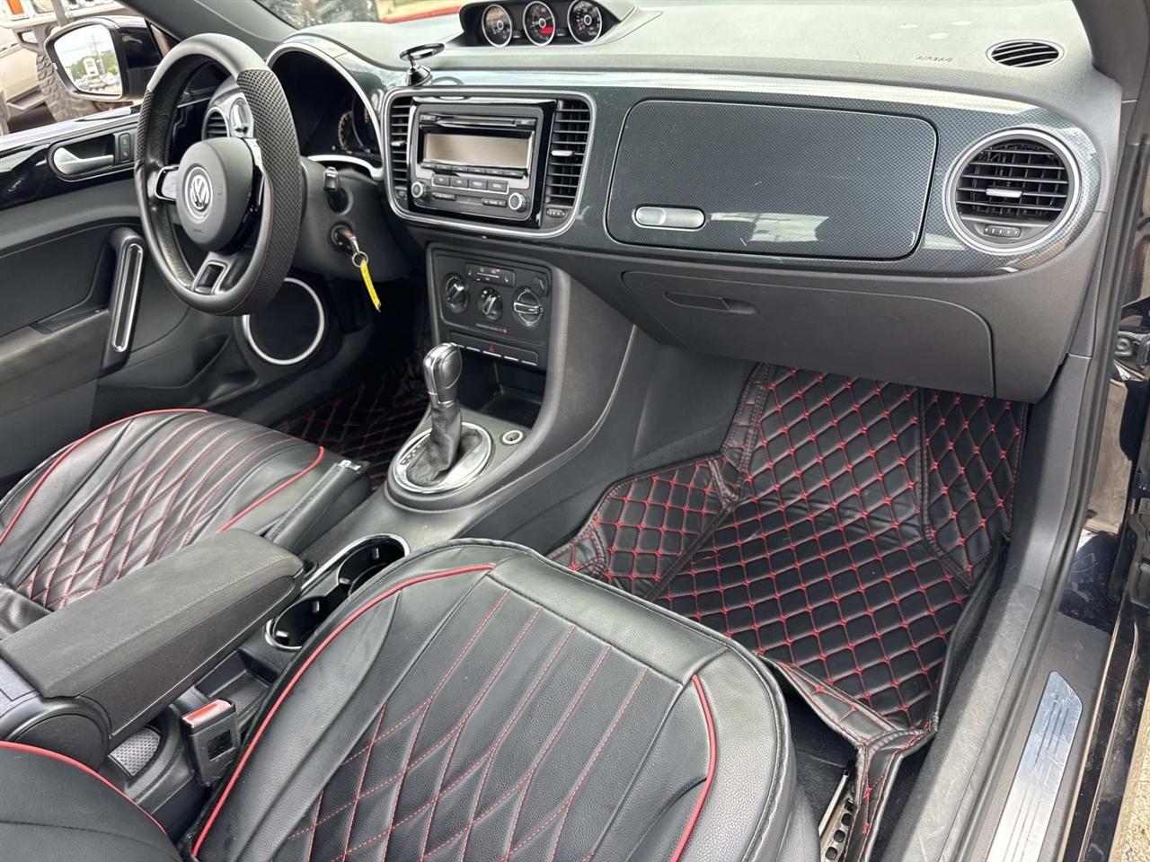 Volkswagen Beetle 2.0T Turbo w/Sunroof & Sound 2013