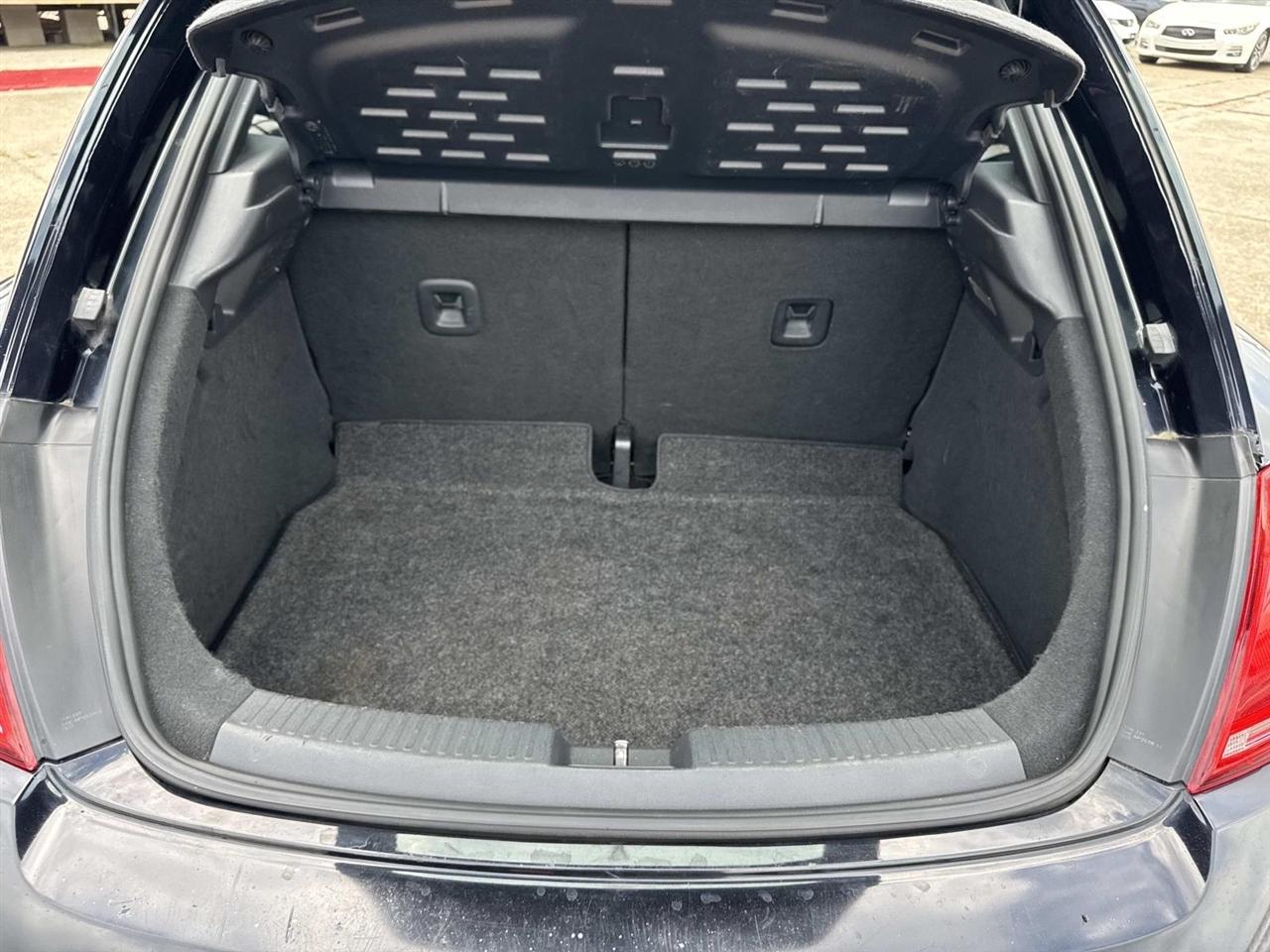 Volkswagen Beetle 2.0T Turbo w/Sunroof & Sound 2013