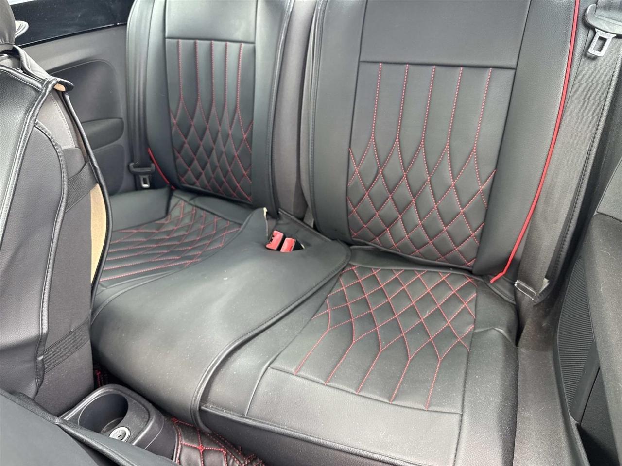 Volkswagen Beetle 2.0T Turbo w/Sunroof & Sound 2013