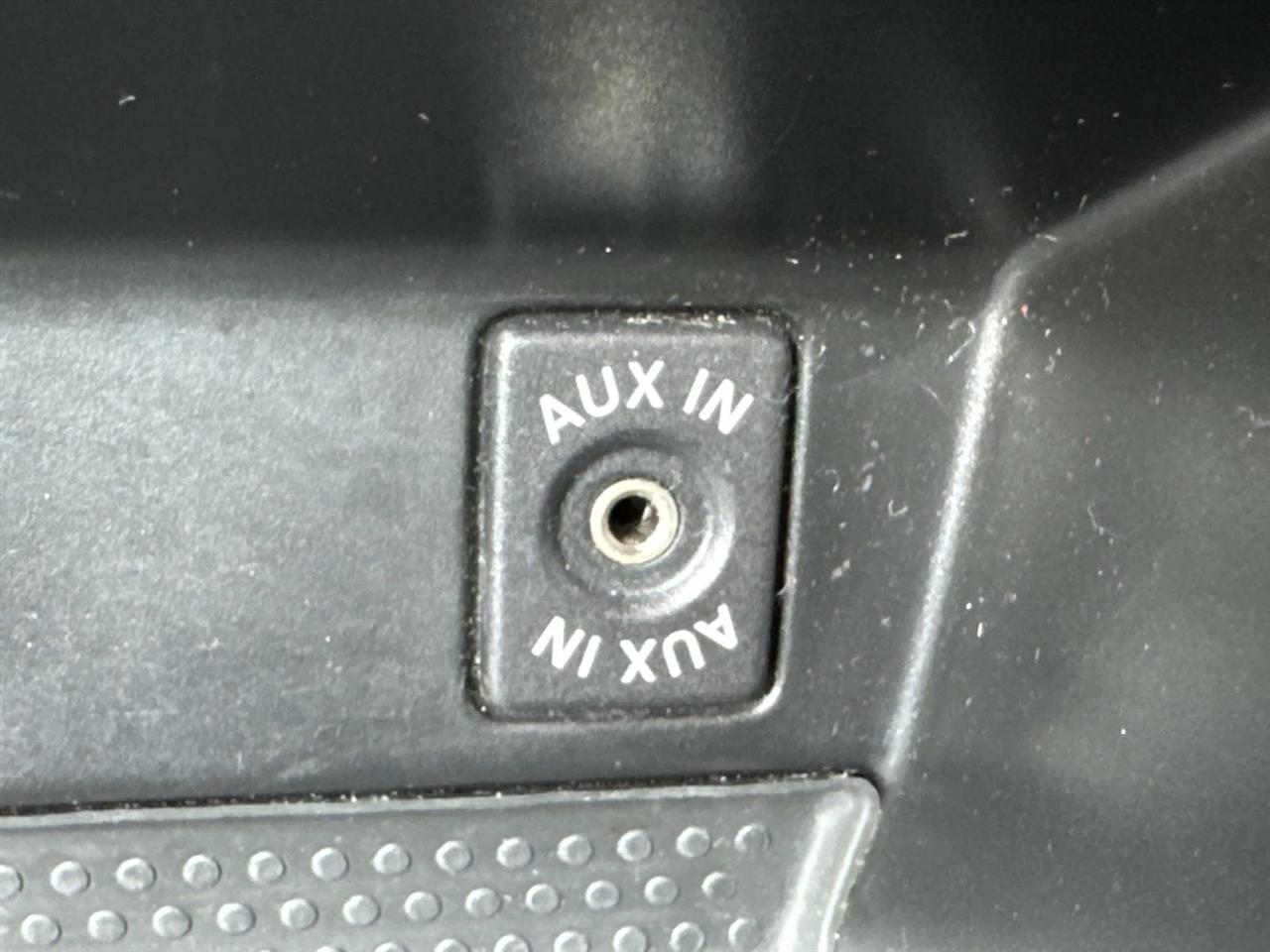 Volkswagen Beetle 2.0T Turbo w/Sunroof & Sound 2013