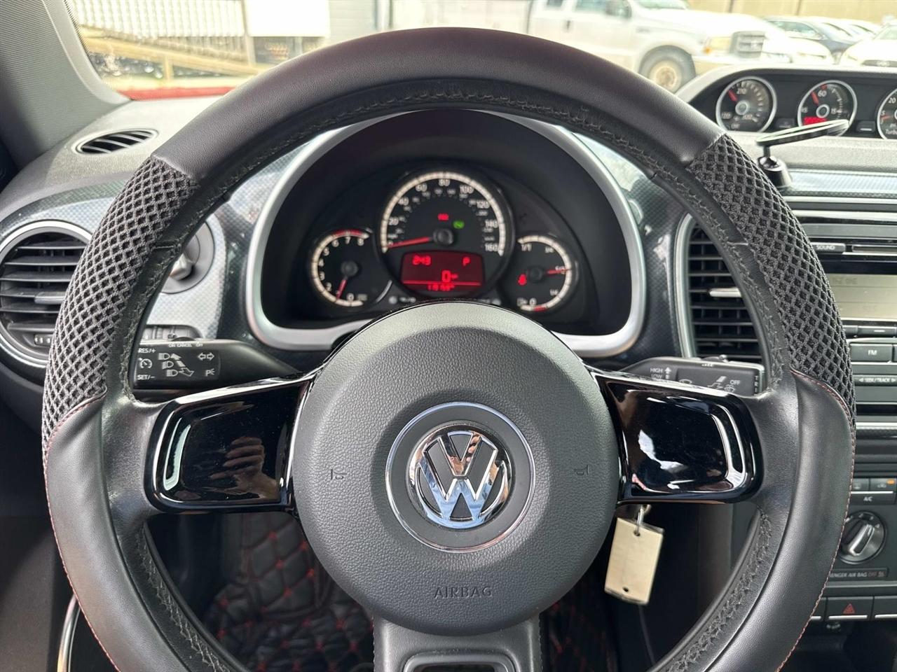 Volkswagen Beetle 2.0T Turbo w/Sunroof & Sound 2013