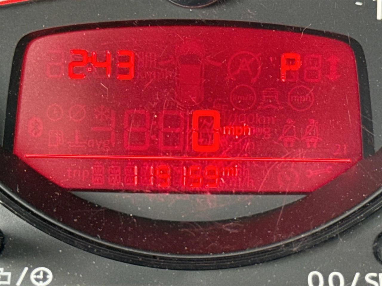 Volkswagen Beetle 2.0T Turbo w/Sunroof & Sound 2013