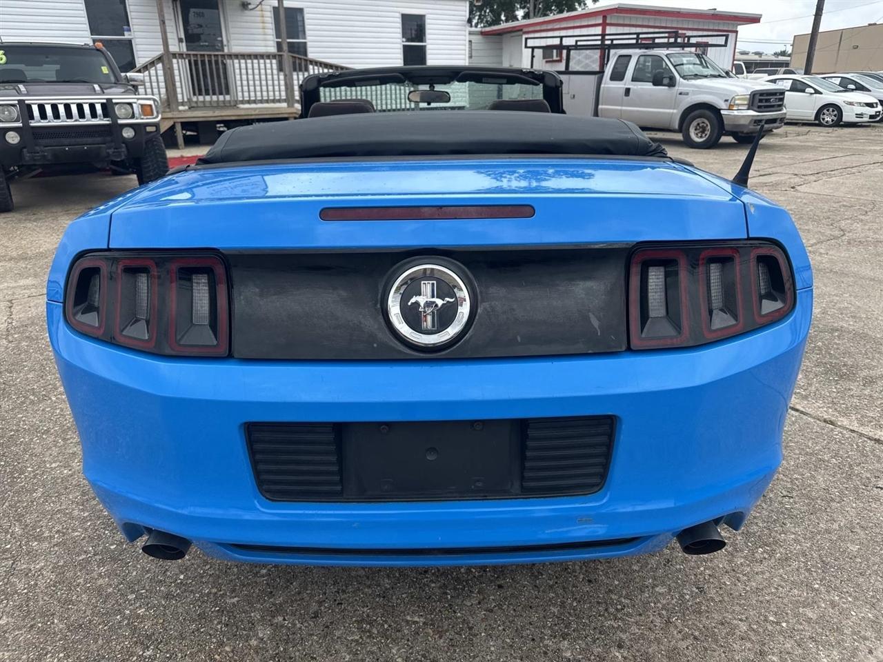 Ford Mustang V6 Convertible 2013