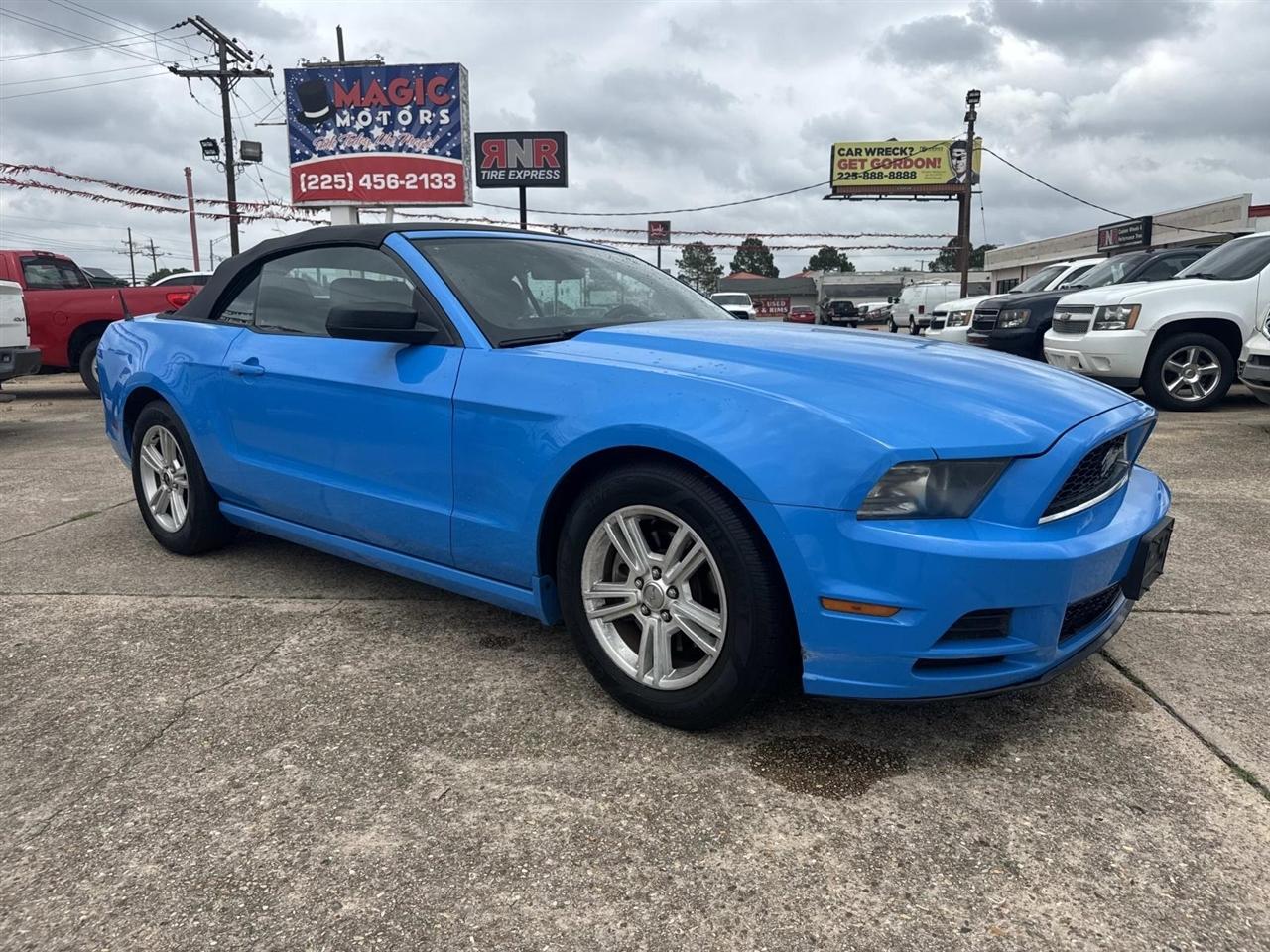 Ford Mustang V6 Convertible 2013
