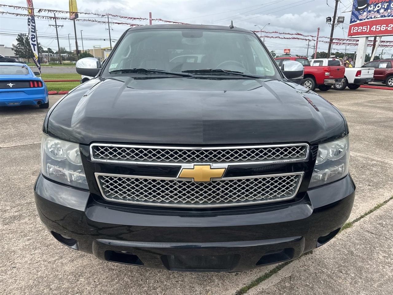 Chevrolet Suburban LT 1500 2WD 2012