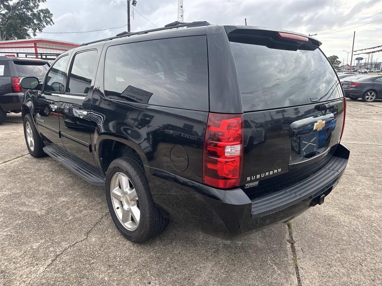 Chevrolet Suburban LT 1500 2WD 2012