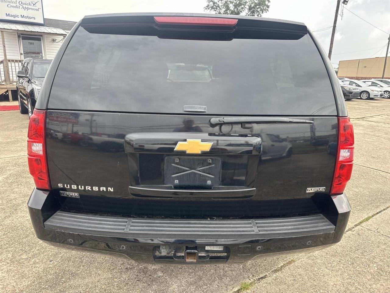 Chevrolet Suburban LT 1500 2WD 2012