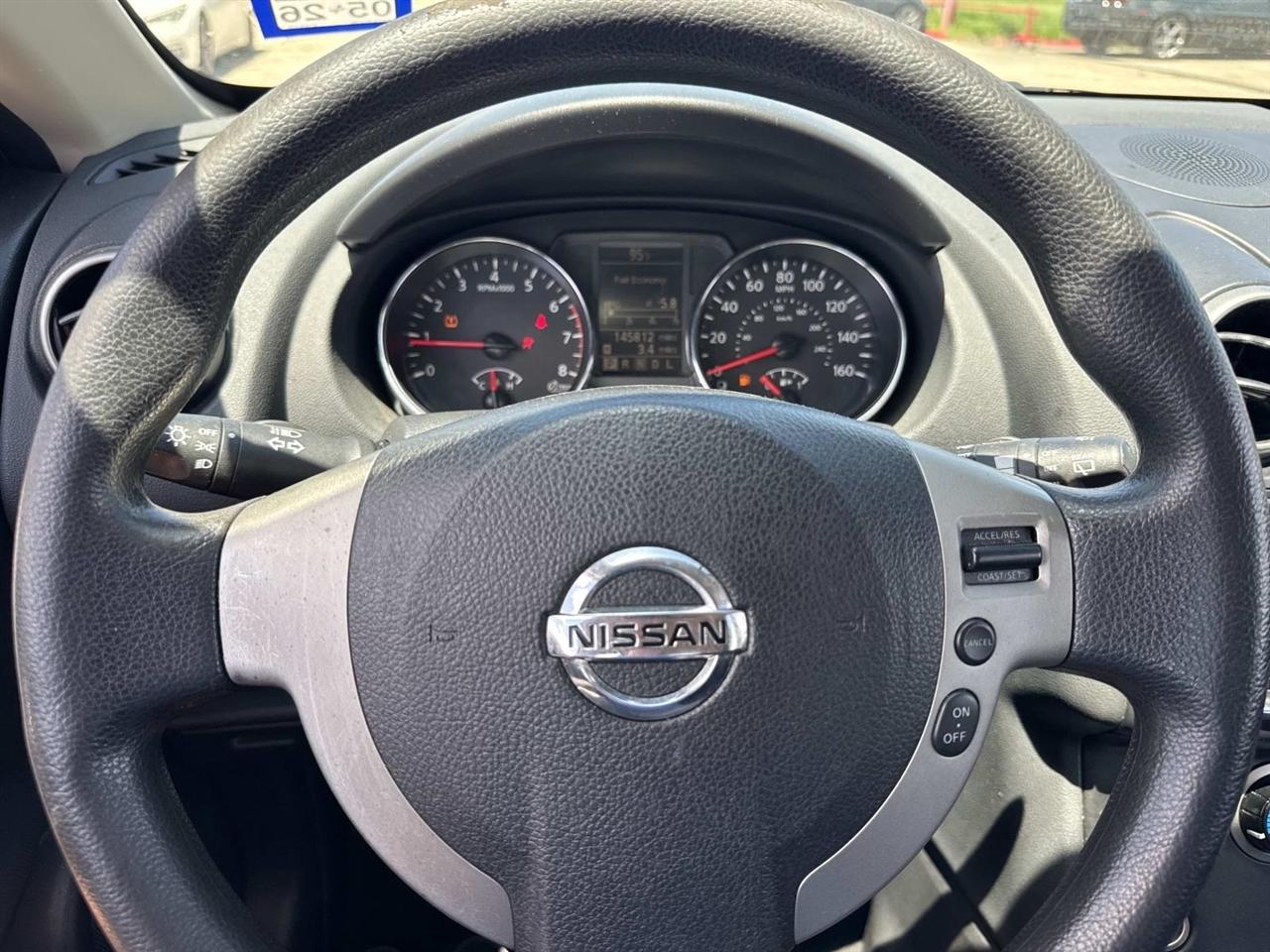 Nissan Rogue S AWD 2013