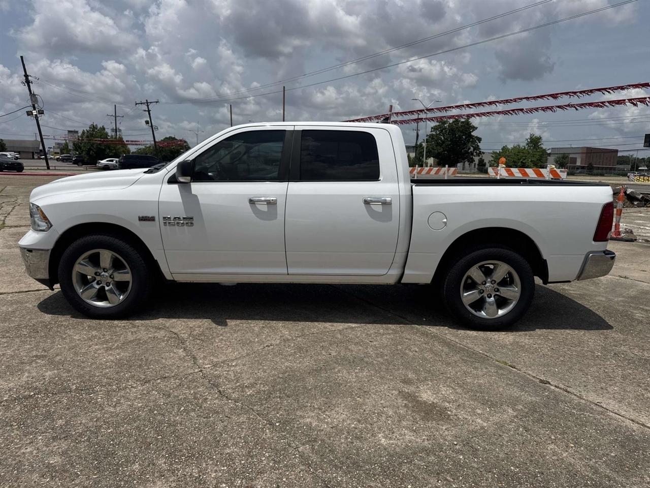RAM 1500 SLT Crew Cab SWB 2WD 2016