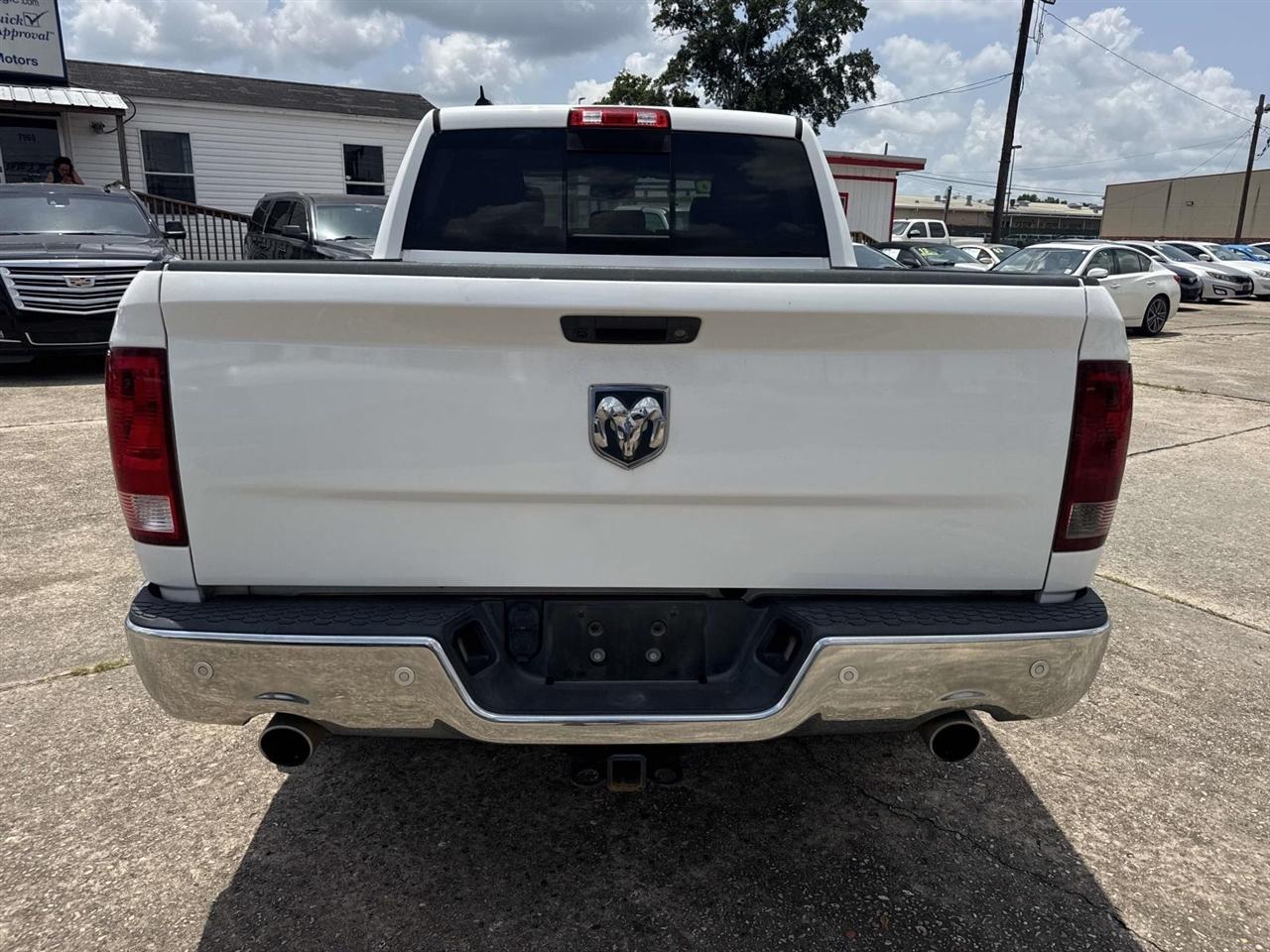 RAM 1500 SLT Crew Cab SWB 2WD 2016