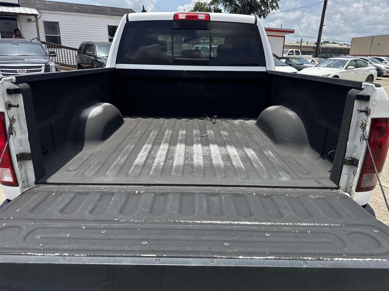 RAM 1500 SLT Crew Cab SWB 2WD 2016
