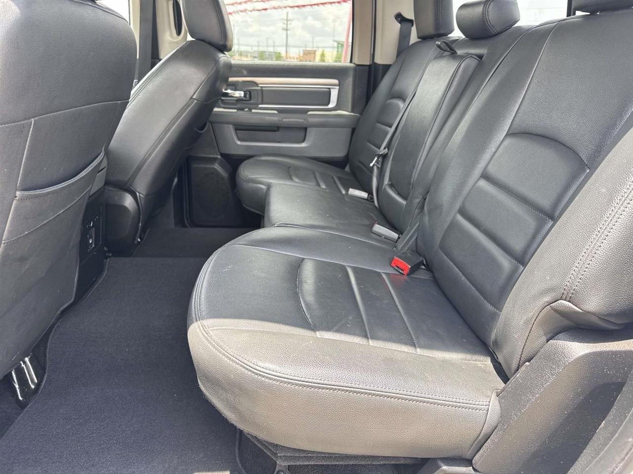 RAM 1500 SLT Crew Cab SWB 2WD 2016