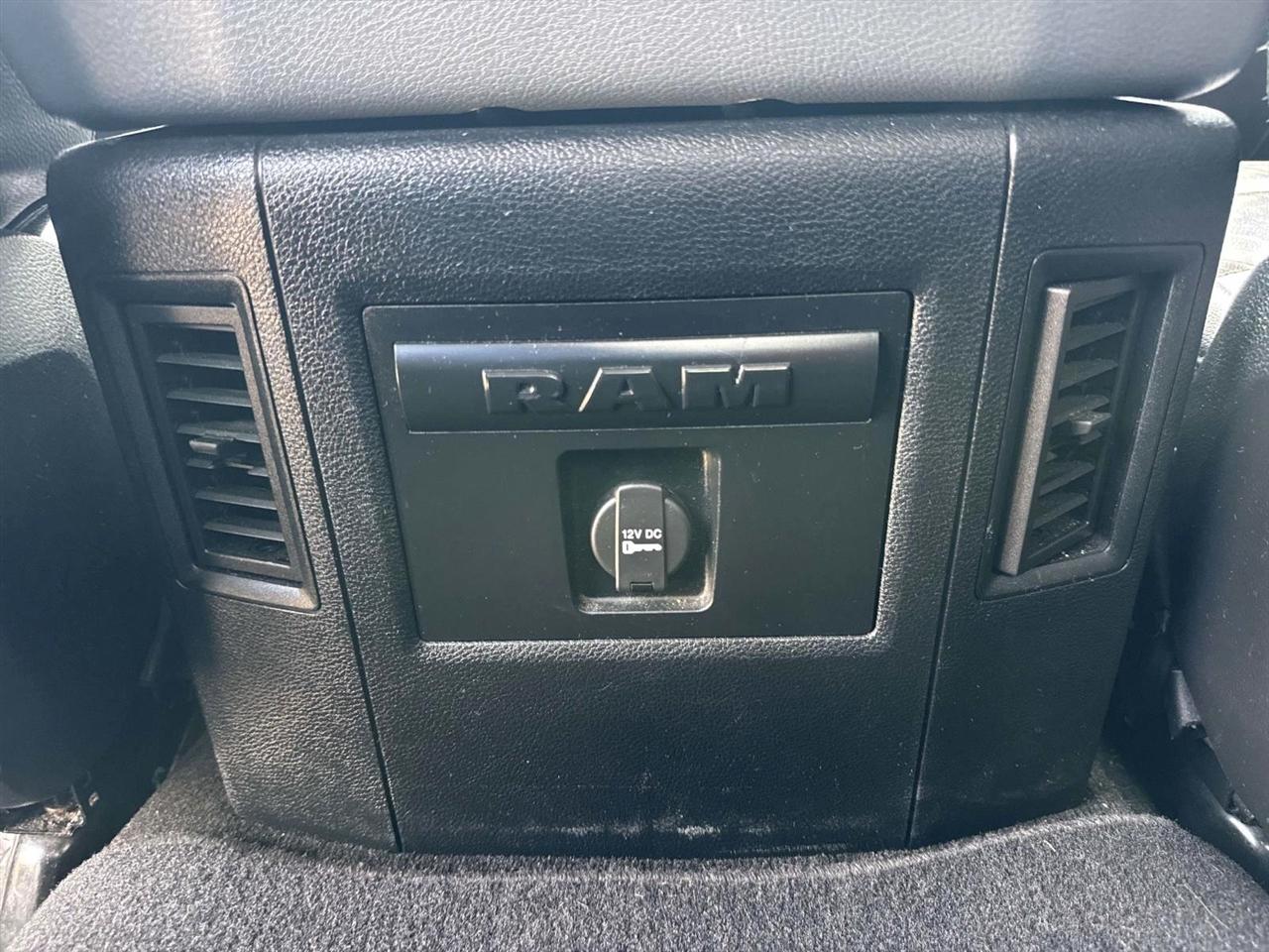 RAM 1500 SLT Crew Cab SWB 2WD 2016