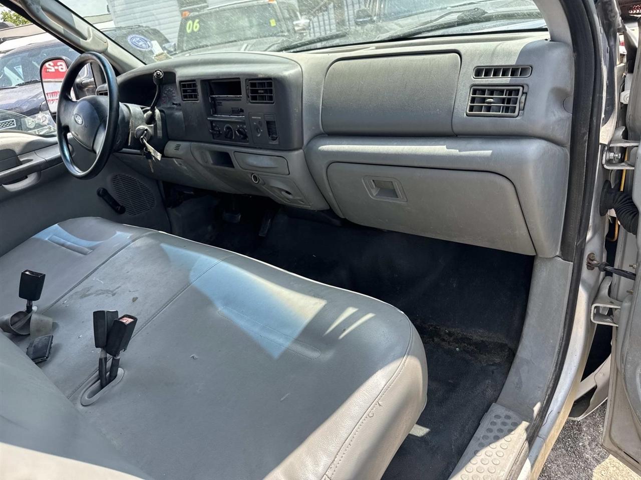 Ford F-350 SD XL SuperCab 2WD 2004