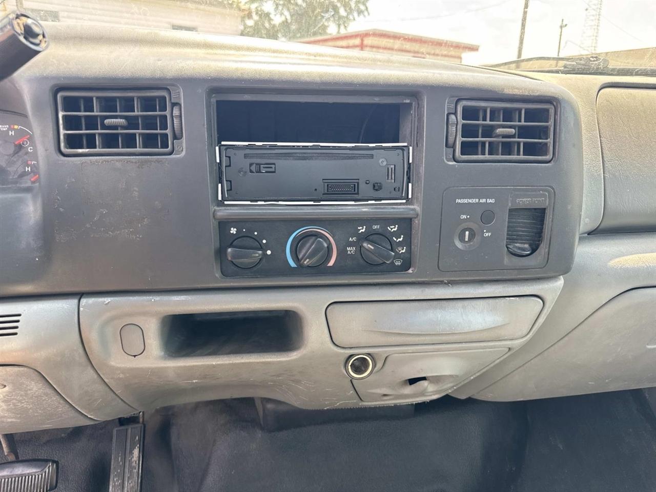 Ford F-350 SD XL SuperCab 2WD 2004