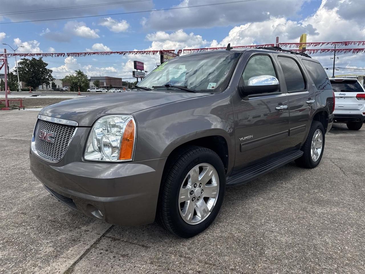 GMC Yukon SLT 2WD 2013