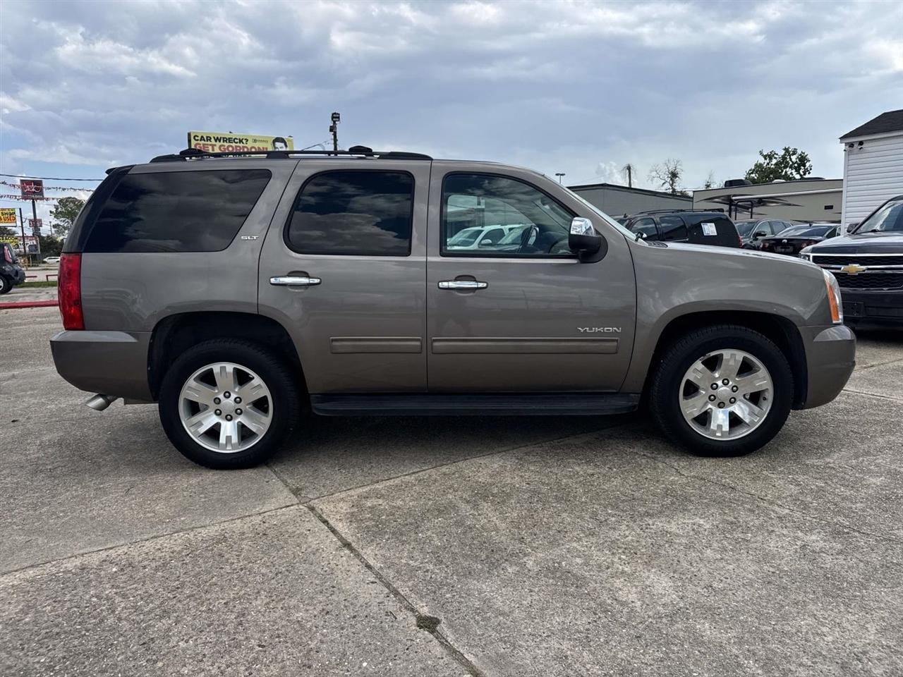 GMC Yukon SLT 2WD 2013