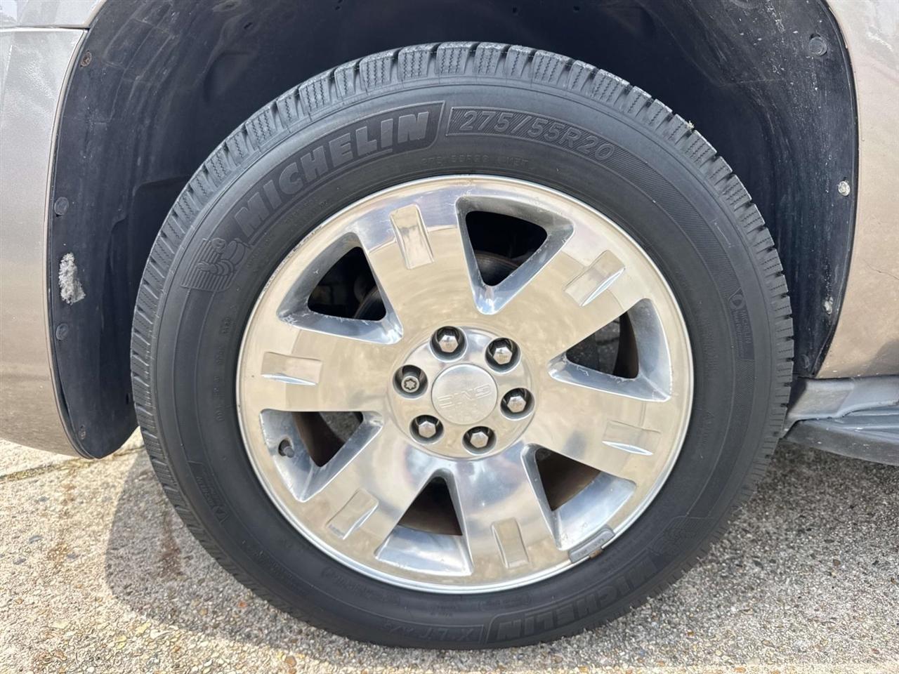GMC Yukon SLT 2WD 2013