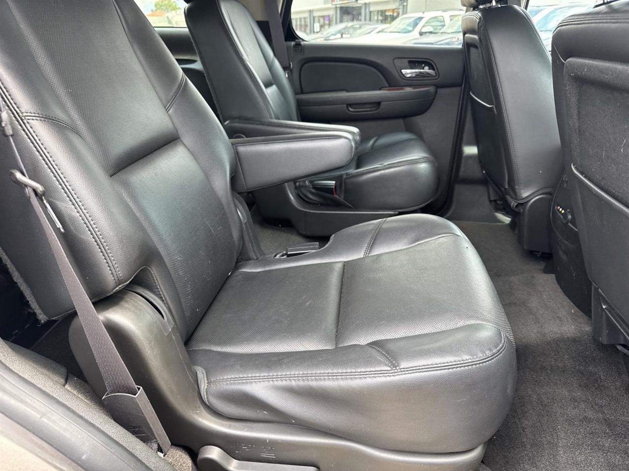 GMC Yukon SLT 2WD 2013