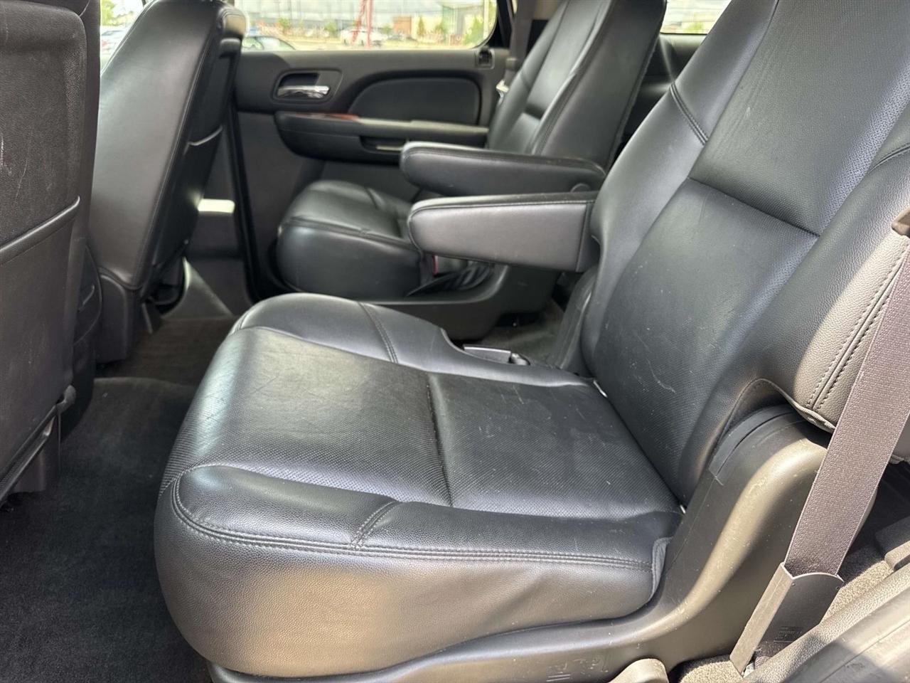 GMC Yukon SLT 2WD 2013