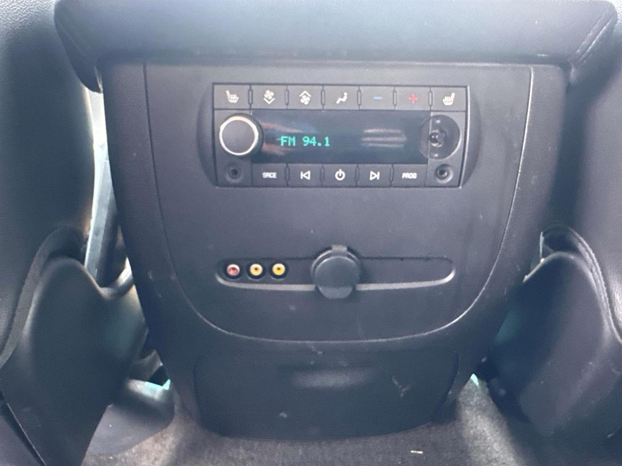 GMC Yukon SLT 2WD 2013
