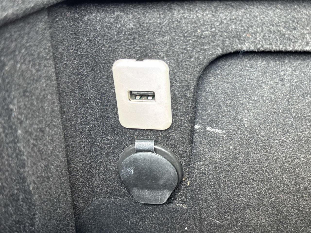 GMC Yukon SLT 2WD 2013