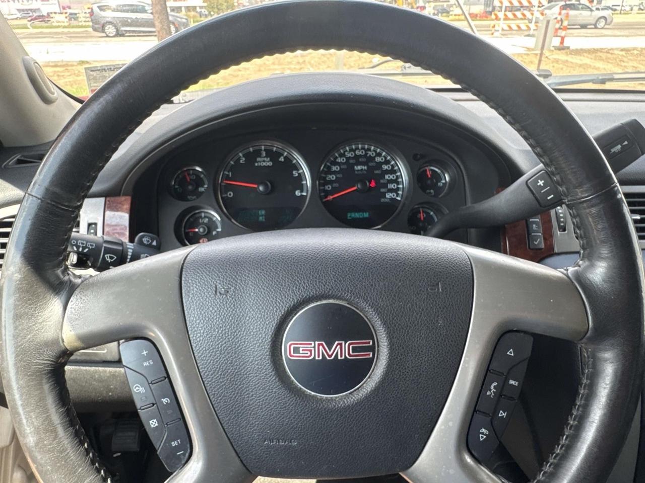 GMC Yukon SLT 2WD 2013