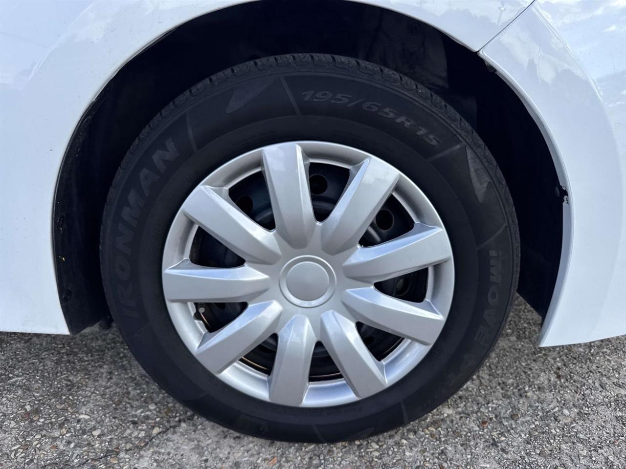 Toyota Corolla L 4-Speed AT 2014