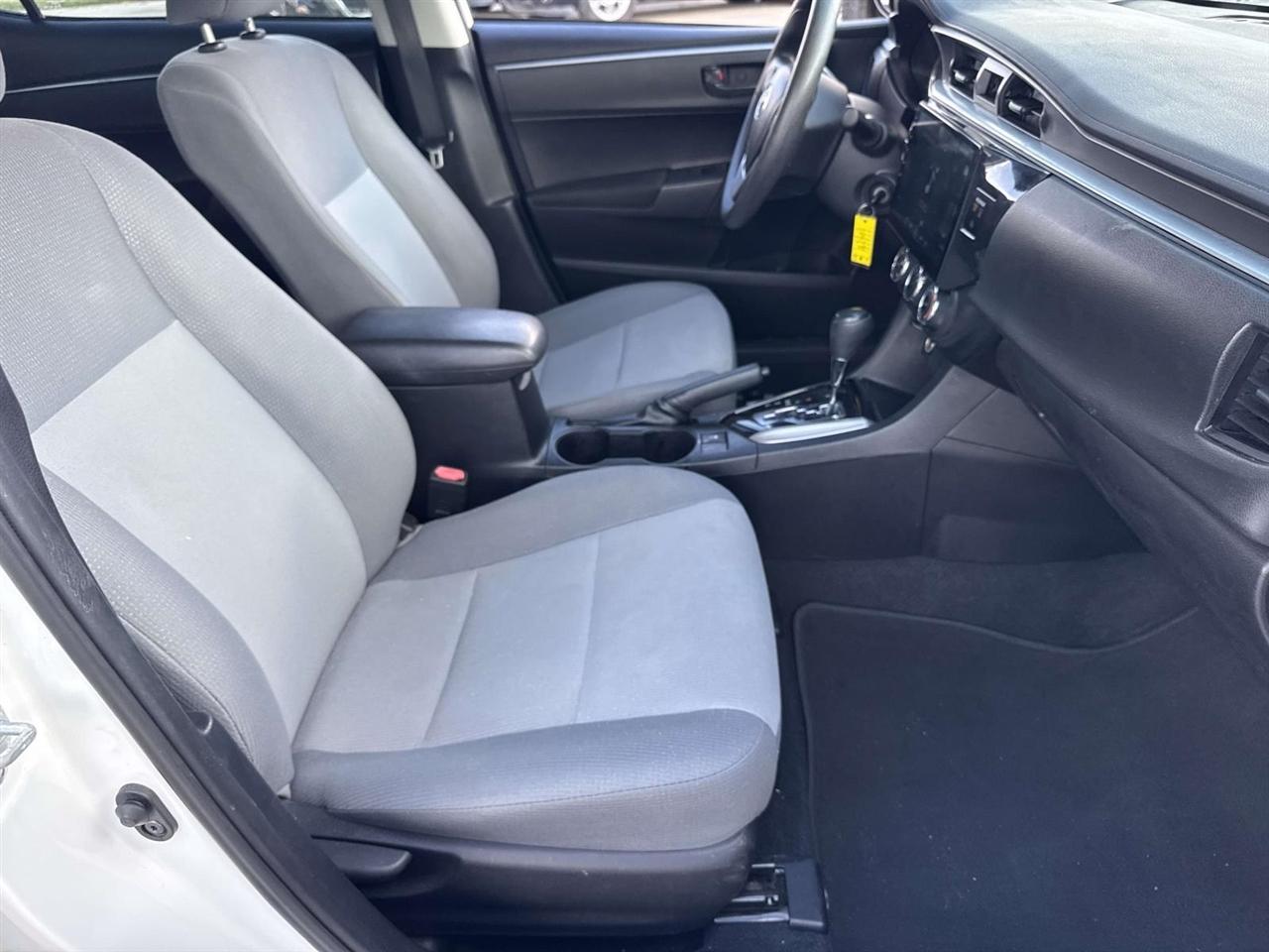 Toyota Corolla L 4-Speed AT 2014