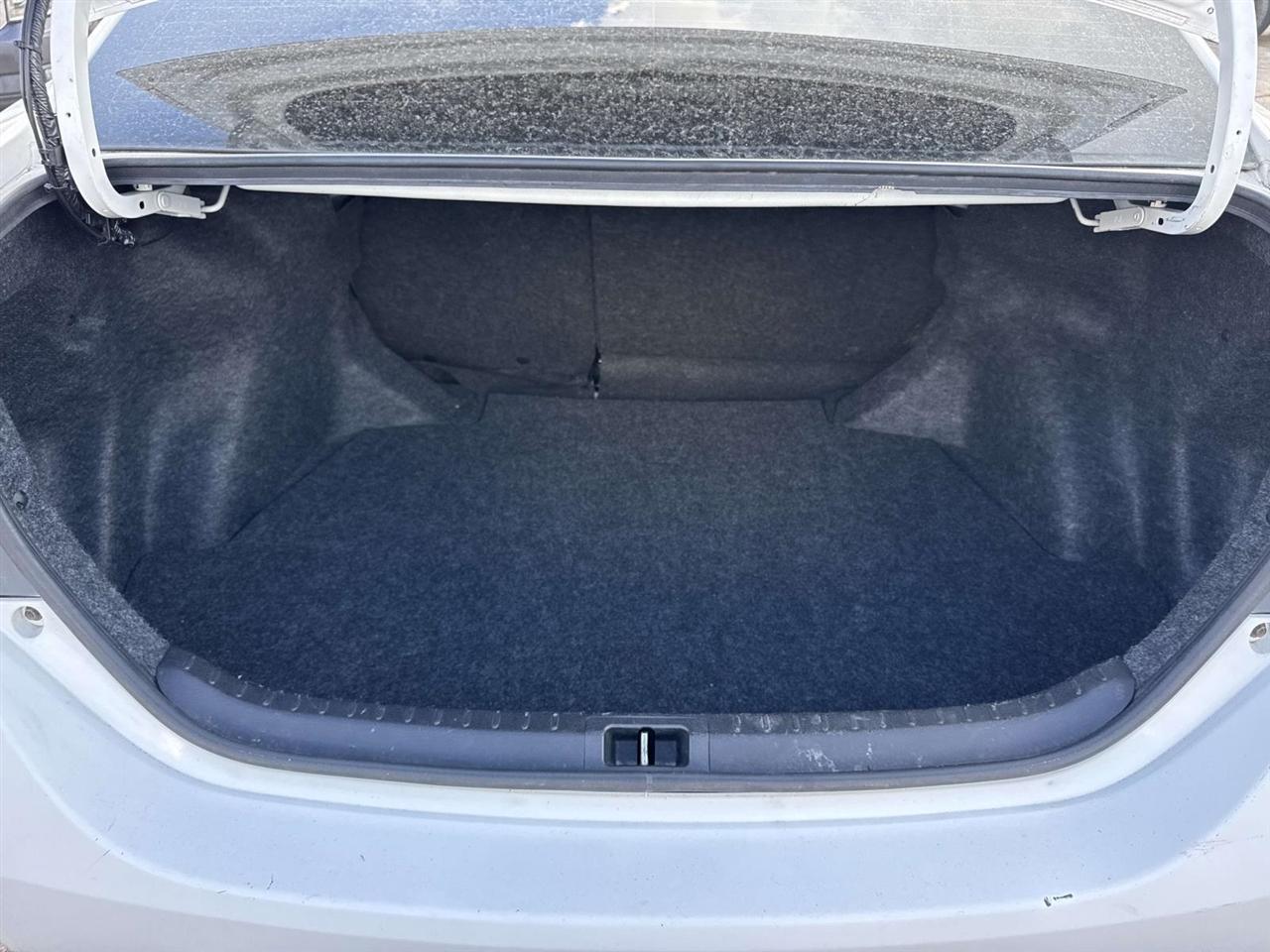 Toyota Corolla L 4-Speed AT 2014