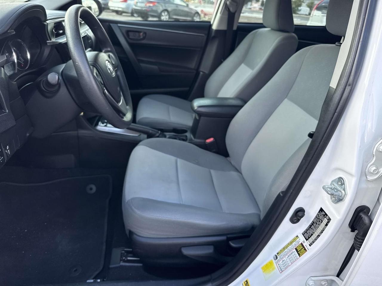 Toyota Corolla L 4-Speed AT 2014