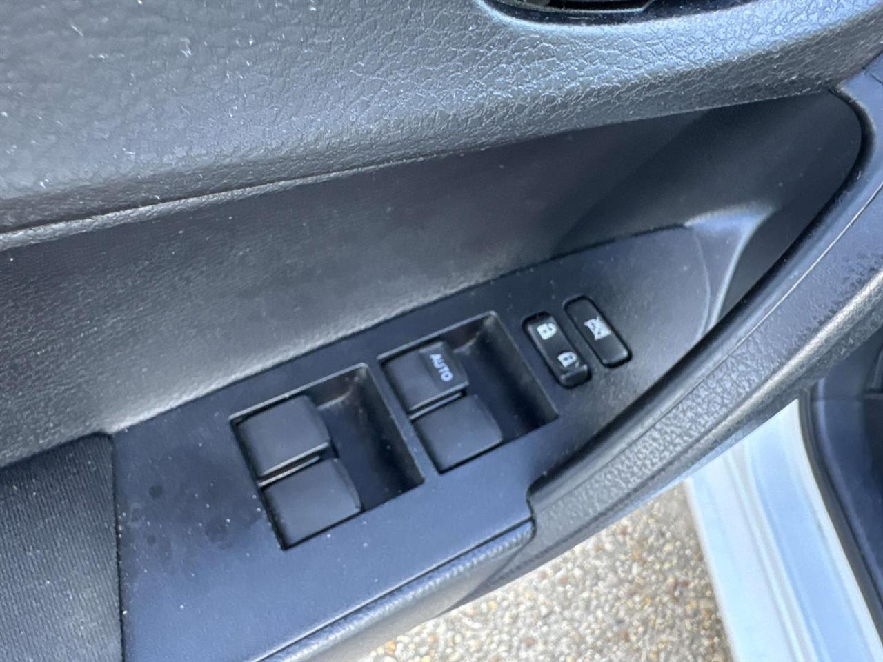 Toyota Corolla L 4-Speed AT 2014