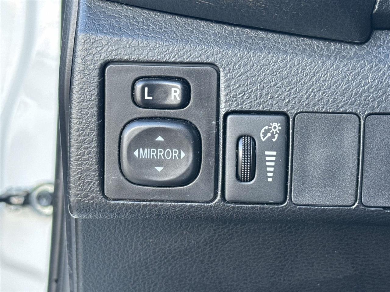 Toyota Corolla L 4-Speed AT 2014