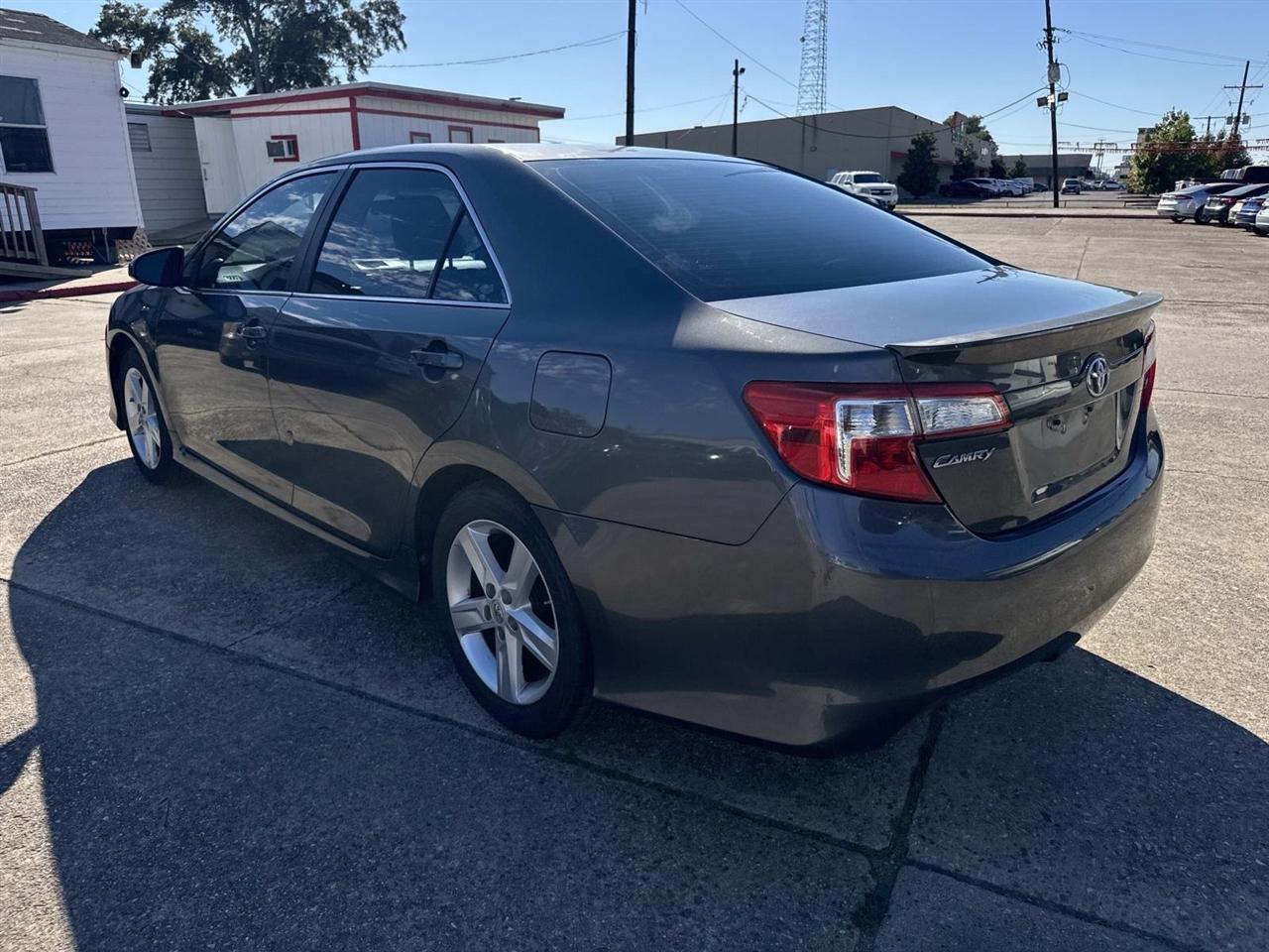 Toyota Camry SE 2014