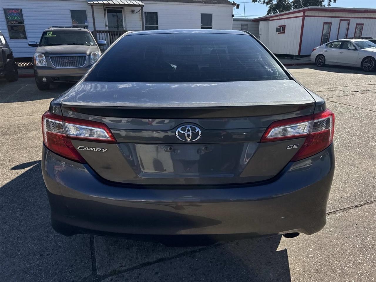 Toyota Camry SE 2014