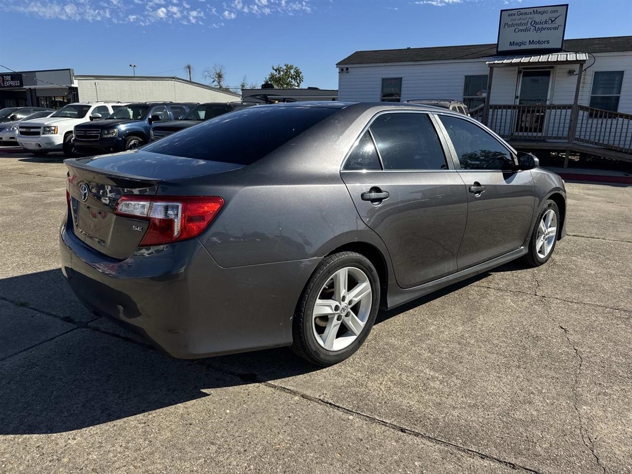 Toyota Camry SE 2014