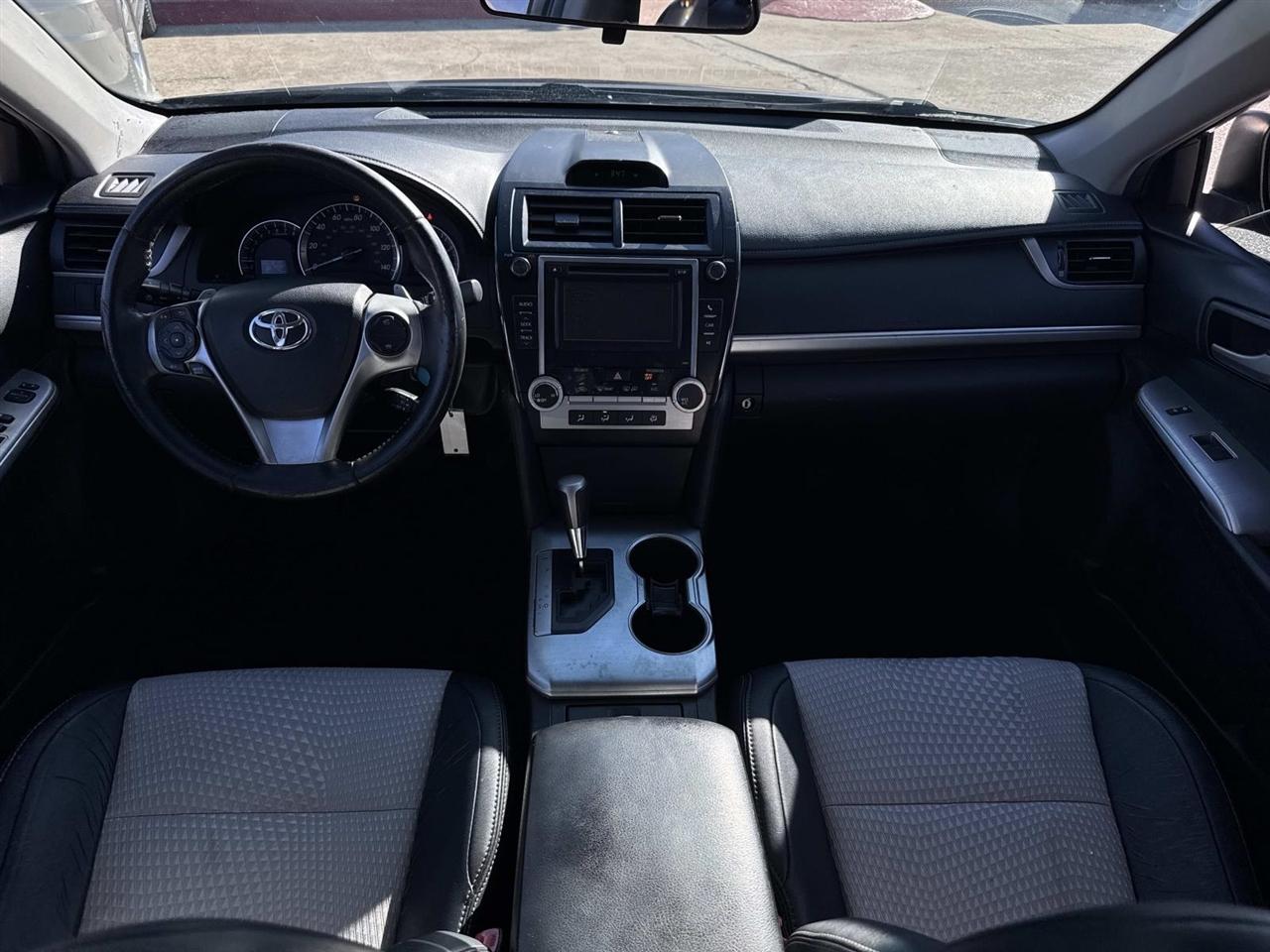 Toyota Camry SE 2014