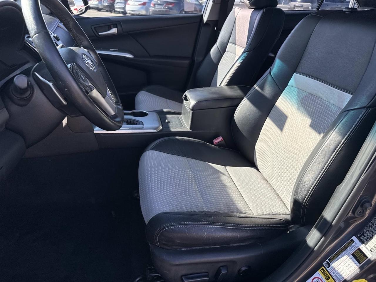 Toyota Camry SE 2014
