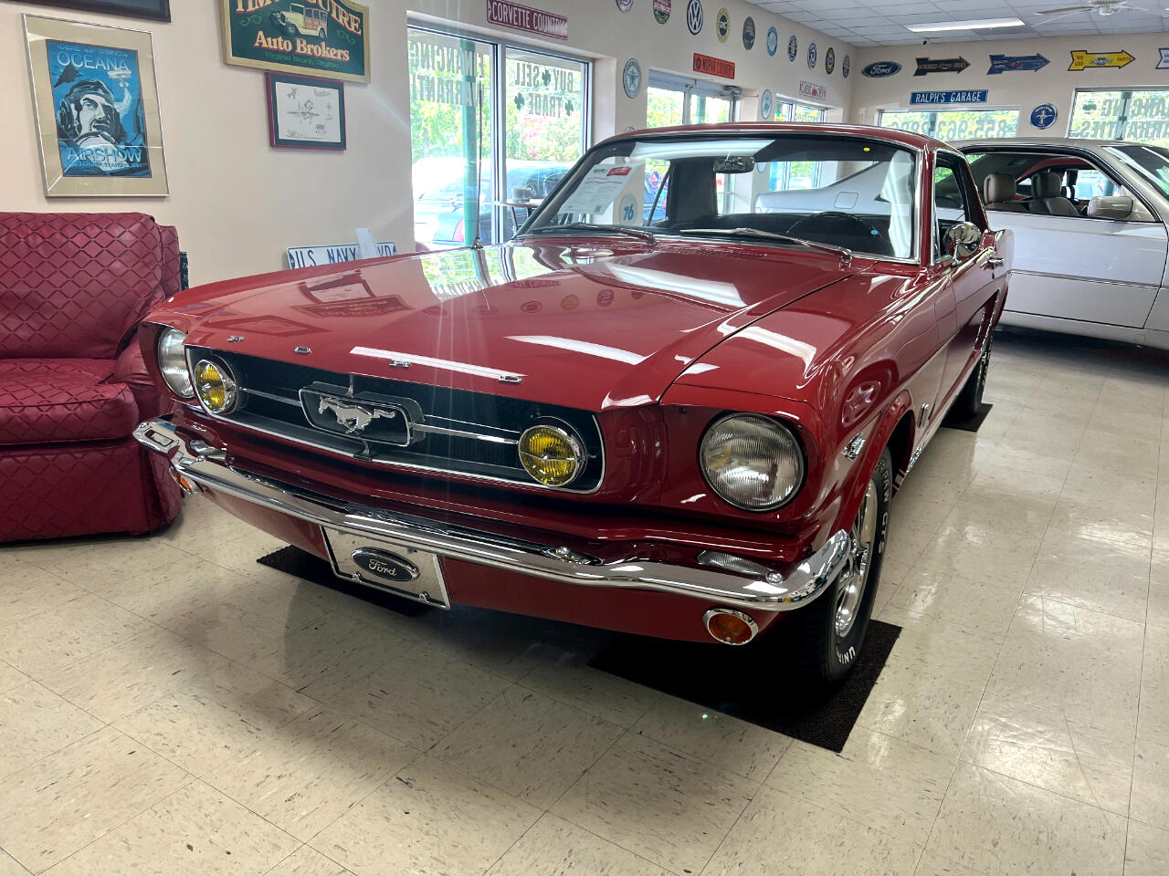 Ford Mustang 2-Door Sedan 1965
