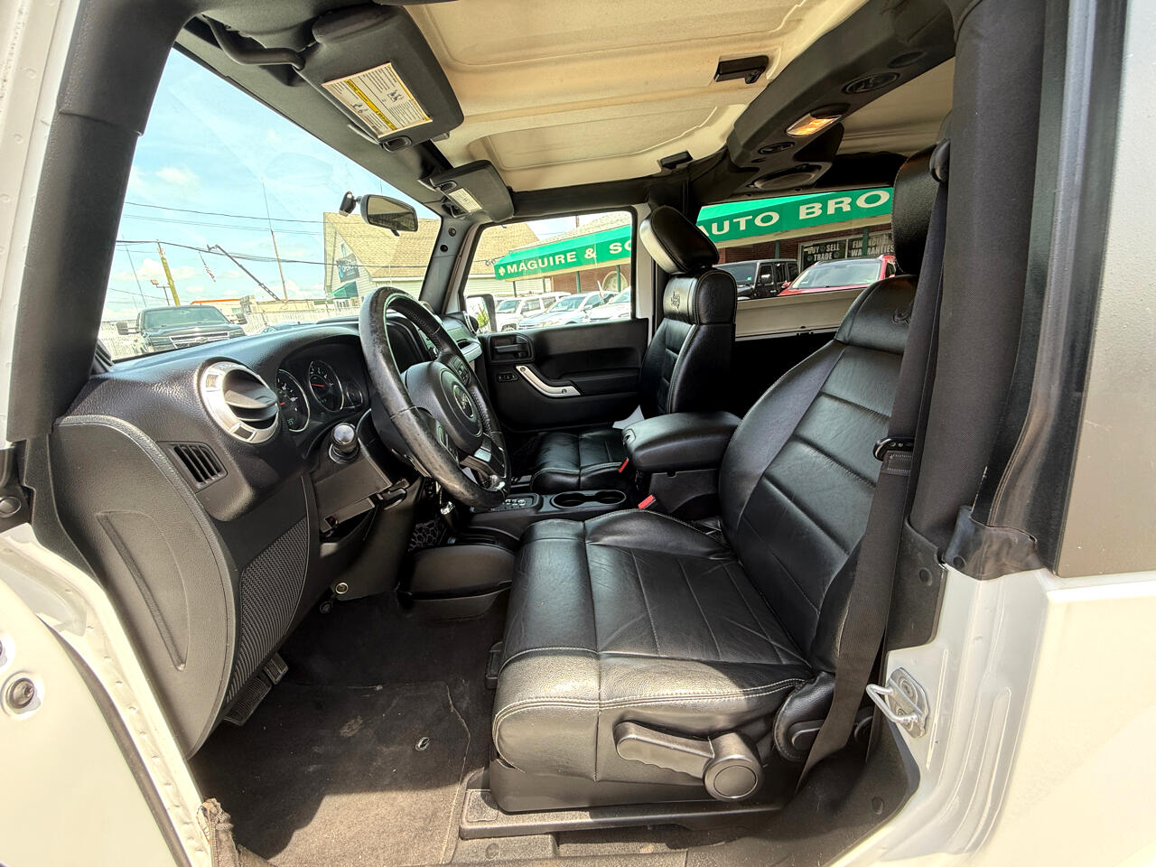 Jeep Wrangler 4WD 2dr Sahara 2012
