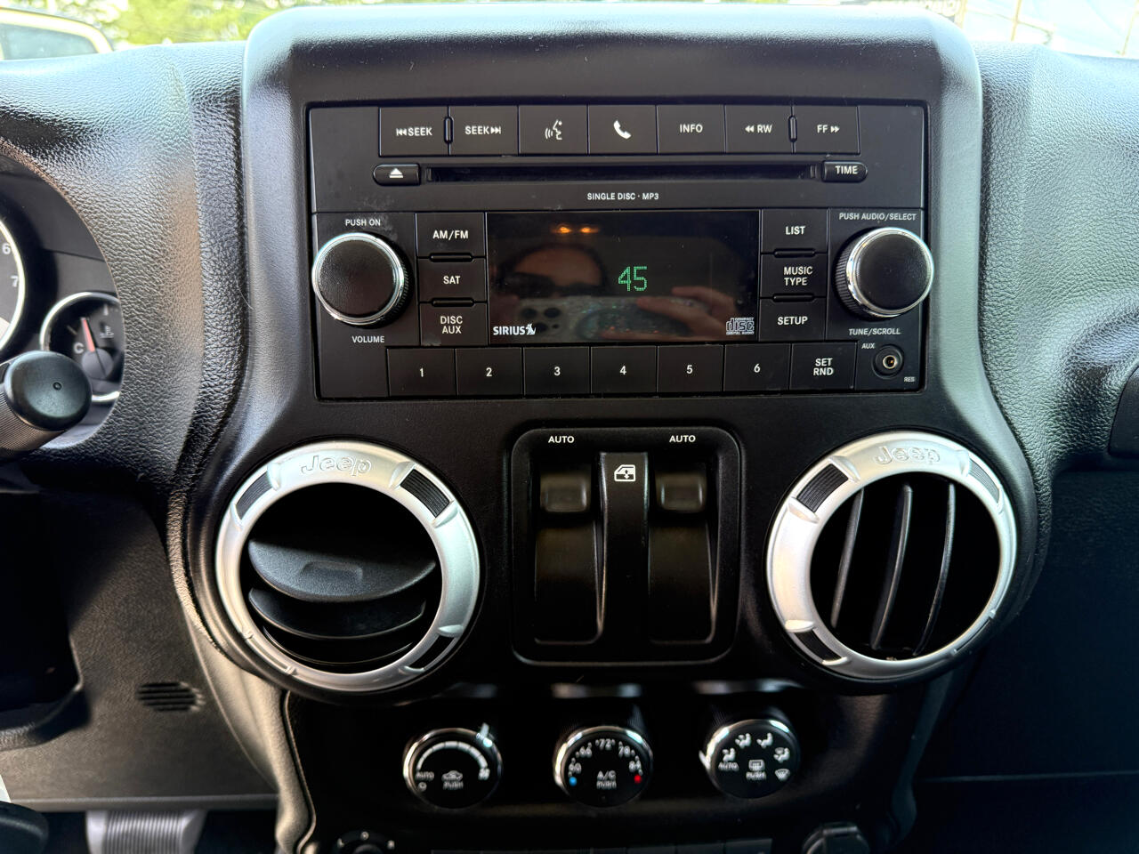 Jeep Wrangler 4WD 2dr Sahara 2012