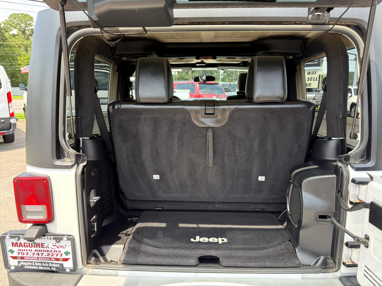 Jeep Wrangler 4WD 2dr Sahara 2012