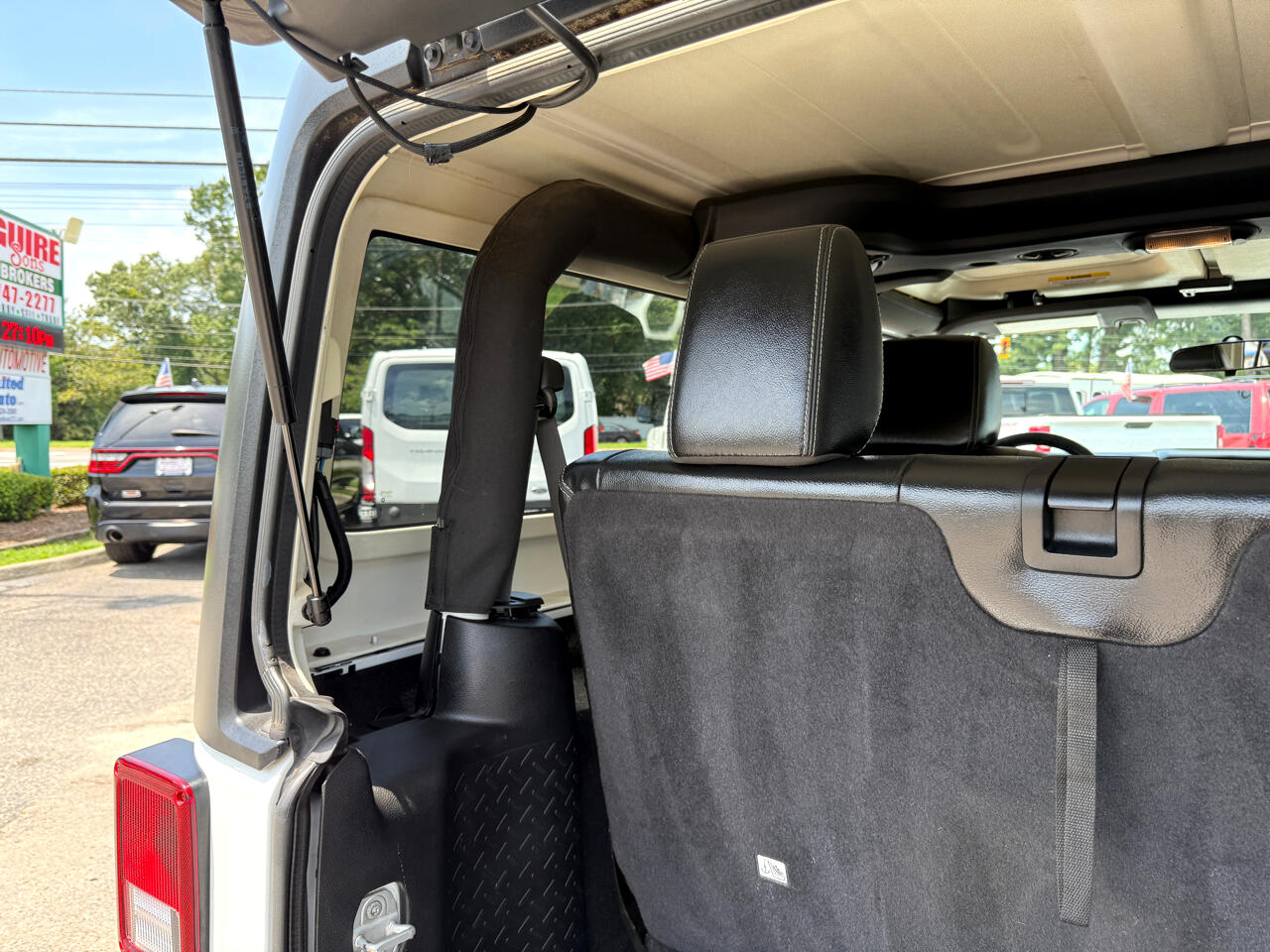 Jeep Wrangler 4WD 2dr Sahara 2012